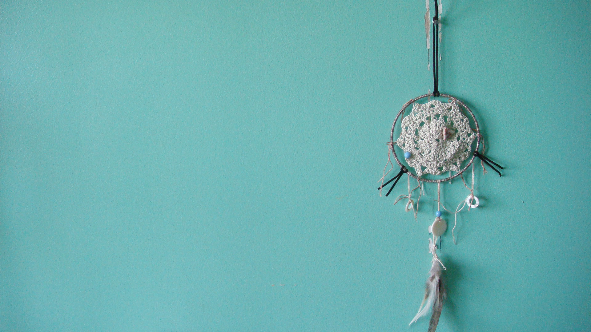 a diy doily dreamcatcher