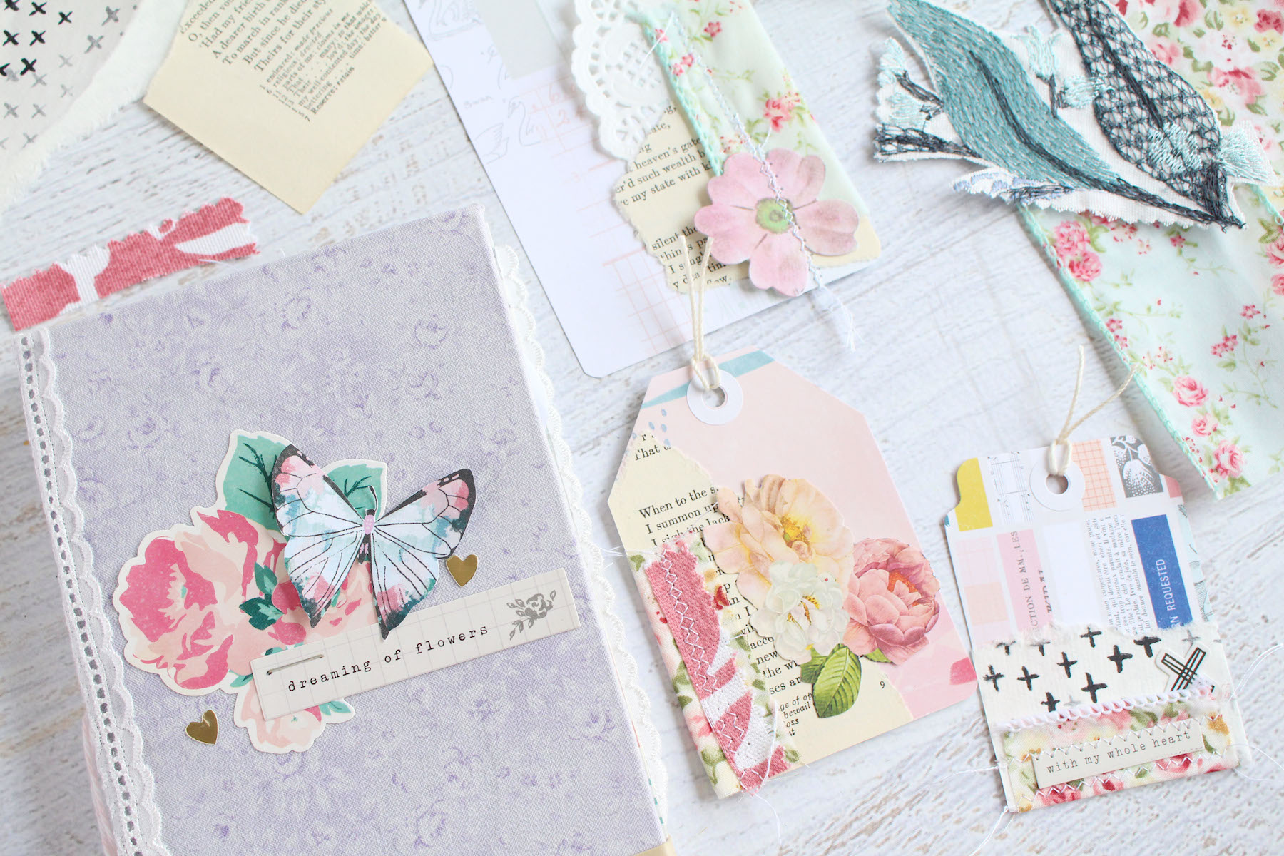 Scrapbook paper 'Pink flowers' - Daphne's Diary